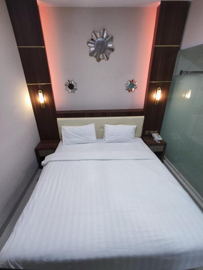 Hotel Morena Batam Bagian luar foto